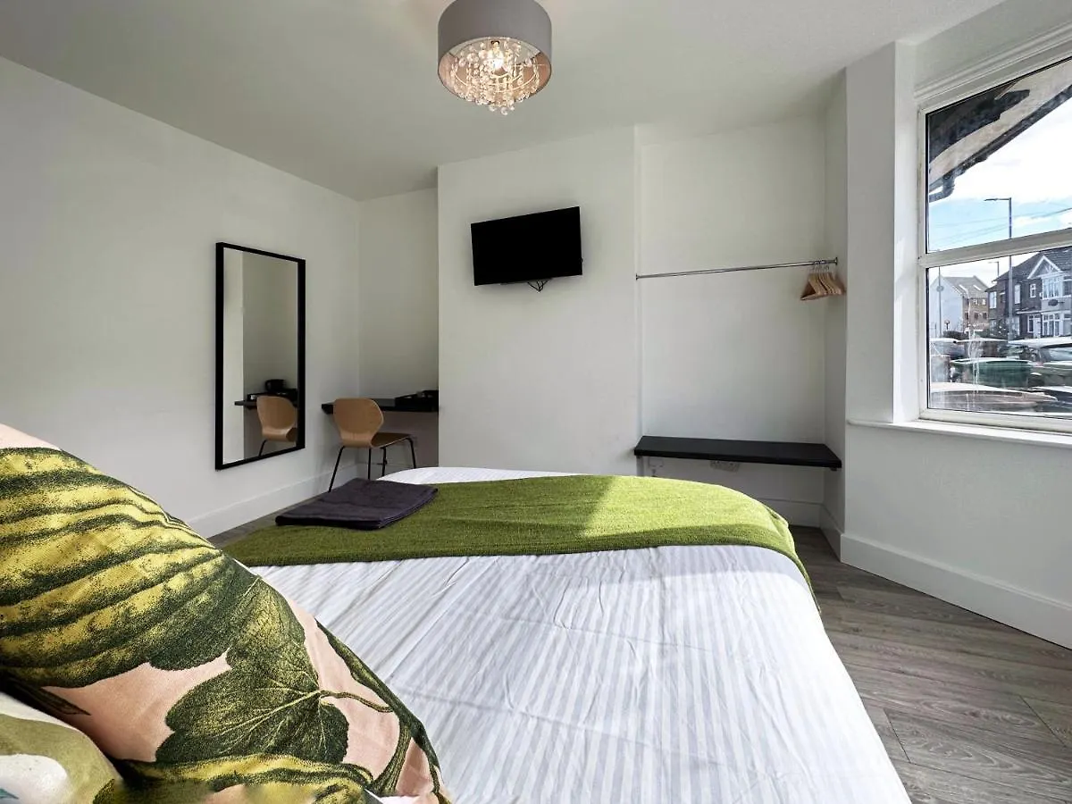Apartment Deluxe Suits Near Luton Airport
