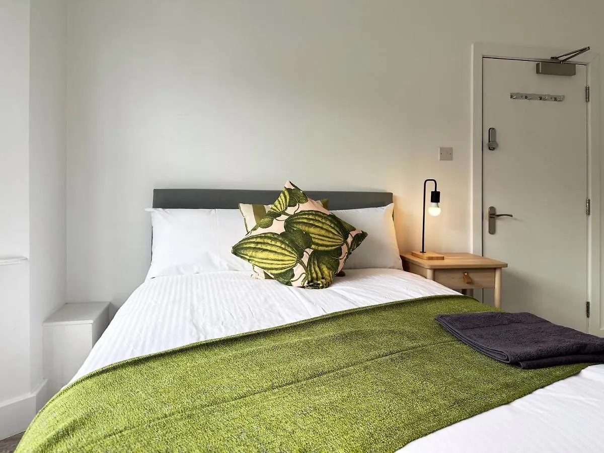 Apartment Deluxe Suits Near Luton Airport