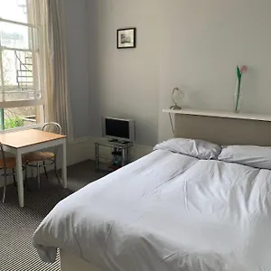https://studio-flat-brighton-hove-border.brighton-hotels-england.com