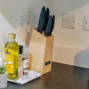  Apartment Akugi Homes: Modern Serviced For