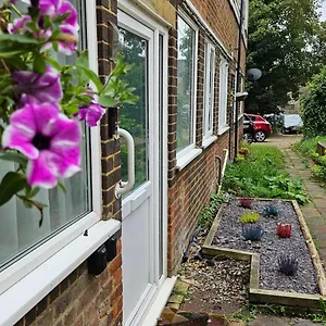  Apartment 3 Bed House Luton London Luton Airport Parking